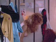 Голая Синтия Бримхолл в фильме «Пушки» фото #2