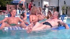 Голая Синтия Томпсон в фильме «Девчонка-сорванец» фото #1