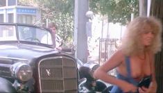 Голая Синтия Томпсон в фильме «Девчонка-сорванец» фото #8