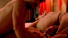 Голая Сисси Ли в сериале «Гастролёры» фото #1