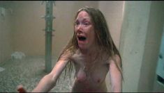 Голая Сисси Спейсек в фильме «Кэрри» фото #3