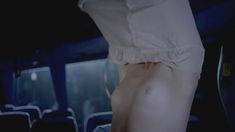 Голая Скарлет Бирн в фильме «Озеро страха 4» фото #3