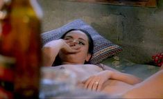 Полностью голая Соледад Миранда в фильме «Эжени» фото #31