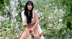 Голая Соня Инфанте в фильме «Сокровища Амазонки» фото #32