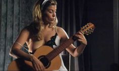 Голая Соня Уолгер в фильме «В поисках Джона Гиссинга» фото #2