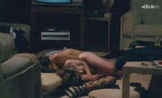 Голая Софи Баржак в фильме «Любовь тайком» фото #5