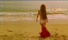 Голая Софи Марсо в фильме «Фанфан – аромат любви» фото #1