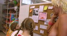 Голая Софи Ноэль в фильме «Тряпки» фото #2