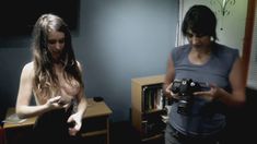 Голая Софи Такал в фильме «24 разоблачения» фото #1