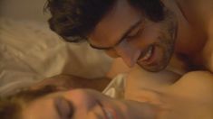 Голая Софи Такал в фильме «Габи на крыше в июле» фото #12