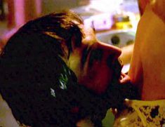 Голая София Шинас в фильме «Голод» фото #8