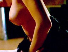 Голая София Шинас в фильме «Голод» фото #9