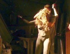 Голая Стефани Лейс в фильме «Запах плоти» фото #10