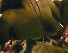 Голая Стефани Лейс в фильме «Запах плоти» фото #13