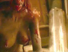 Голая Стефани Лейс в фильме «Запах плоти» фото #16