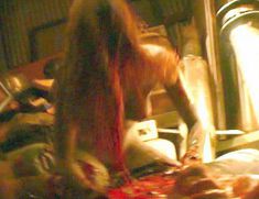 Голая Стефани Лейс в фильме «Запах плоти» фото #17