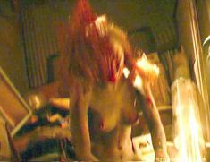 Голая Стефани Лейс в фильме «Запах плоти» фото #19