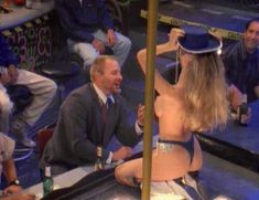 Голая Стефани Чамплин в фильме «Полуночный стриптиз» фото #6