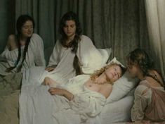 Голая грудь Стефани де Крэенкур в фильме «Любовь Астреи и Селадона» фото #7