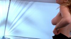 Голая Стэйси Ламберт в фильме «Спящий лагерь 3. Безлюдная территория» фото #6