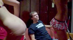 Голая Стэйси Ли в фильме «Братская вечеринка» фото #4