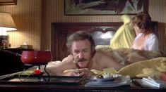 Голая Сьюзен Кларк в фильме «Ночные ходы» фото #1