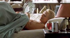 Голая Сьюзи Портер в фильме «Лучше, чем секс» фото #5