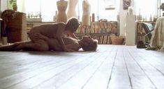 Голая Сьюзи Портер в фильме «Лучше, чем секс» фото #16