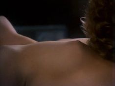 Голая Сьюзэн Дей в фильме «Первая любовь» фото #3