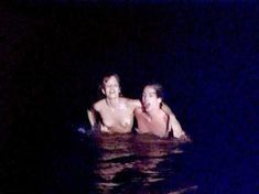 Голая Сьюзэн Плейер в фильме «Пляж Малибу» фото #4