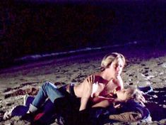 Голая Сьюзэн Плейер в фильме «Пляж Малибу» фото #12