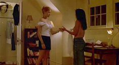 Голая Сьюзэн Уорд в фильме «Своя тусовка» фото #13