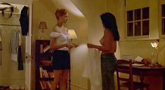 Голая Сьюзэн Уорд в фильме «Своя тусовка» фото #14