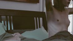 Голая грудь Сэди Кац в фильме House of Bad фото #2