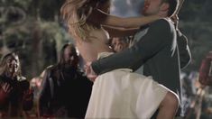 Голая Сэди Кац в фильме «Поворот не туда 6»