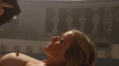 Голая Сэди Кац в фильме «Поворот не туда 6»