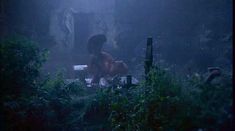 Голая Сэди Фрост в фильме «Дракула» фото #1