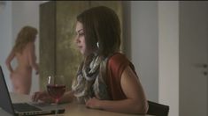 Голая Сэлли Голан в сериале «Руководство девушек в греховности» фото #8