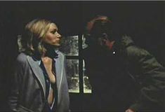 Голая Сэлли Келлермен в фильме «Военно-полевой госпиталь М.Э.Ш.» фото #1