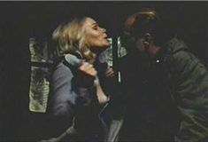 Голая Сэлли Келлермен в фильме «Военно-полевой госпиталь М.Э.Ш.» фото #4