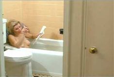 Голая Сэлли Кёркленд в фильме «Анна» фото #8