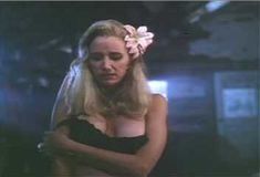 Голая Сэлли Кёркленд в фильме «Холодные ноги» фото #3