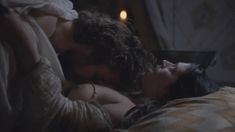 Голая Сэльма Брук в сериале «Тюдоры»