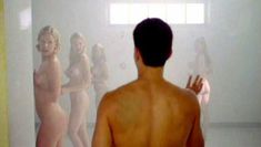 Голая Сэнди Васко в фильме «Это классно!» фото #3