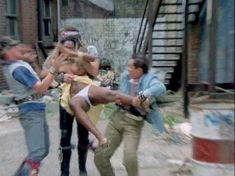 Голая Сэнди Гриззл в фильме «Жажда смерти 3» фото #2