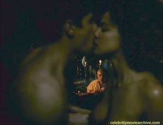 Голая Сэнди Шульц в фильме «Мой забытый мужчина» фото #4