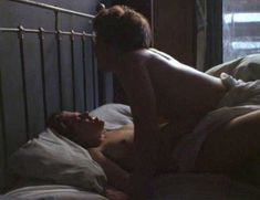 Голая Сюзанн Бридэм в фильме «Врата ада» фото #6