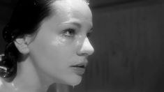 Голая Сюзанн Прингл в фильме «Замочная скважина» фото #2