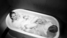 Голая Сюзанн Прингл в фильме «Замочная скважина» фото #3