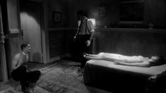 Голая Сюзанн Прингл в фильме «Замочная скважина» фото #8